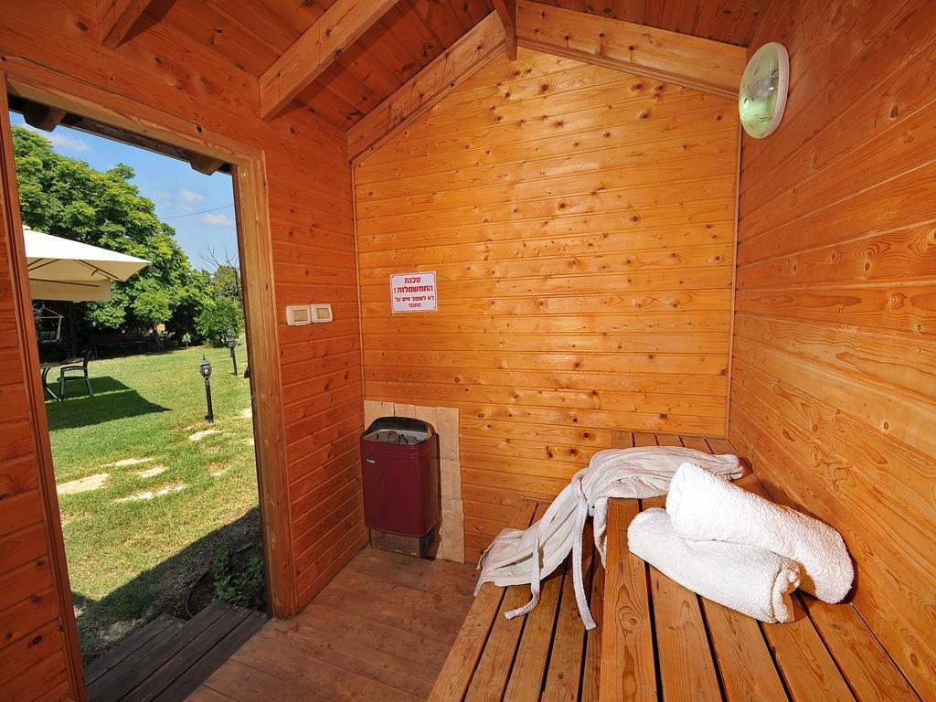 The Galilee Cabin Arbel Room photo