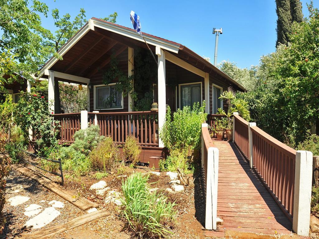 The Galilee Cabin Arbel Room photo