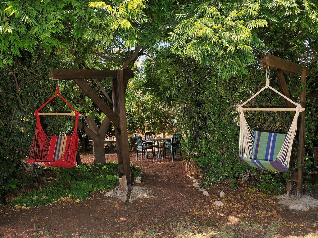 The Galilee Cabin Arbel Room photo