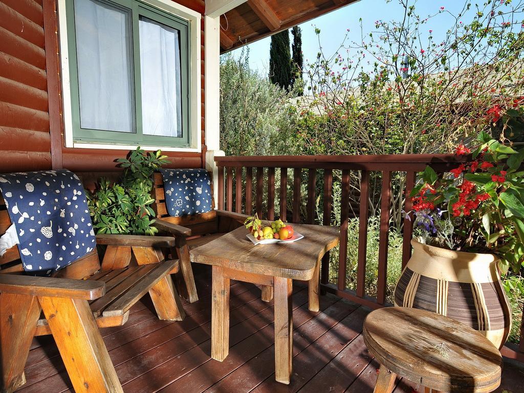 The Galilee Cabin Arbel Room photo
